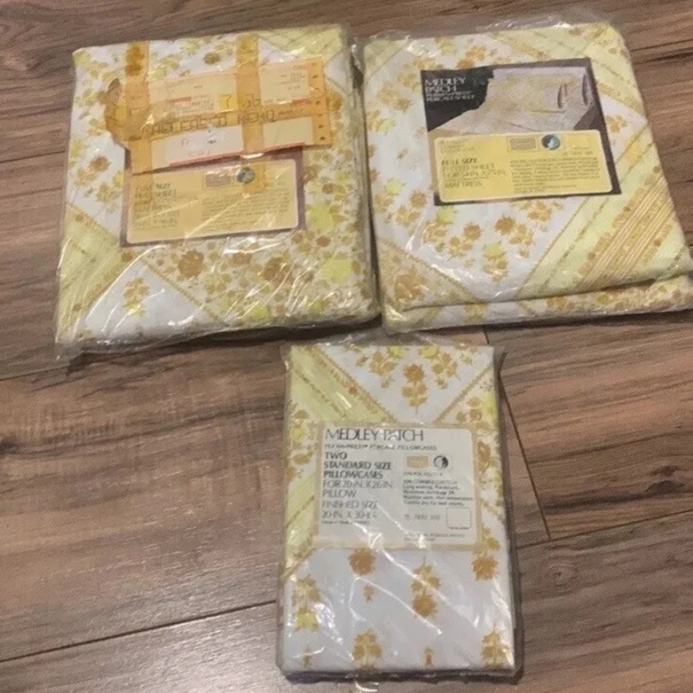 Vintage 1979 Retro Medley Patch Yellow Floral Cottage Sheet Set Full Fitted Flat